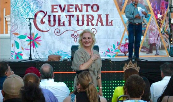 Devela Laura Jiménez placa conmemorativa por el 100 aniversario de Melchor Múzquiz como ciudad, en evento cultural lleno de talento local
