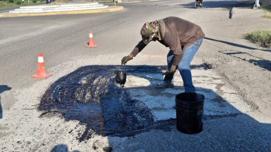 Gobierno Municipal atiende peticiones de bacheo en Barroterán, Palaú y Múzquiz