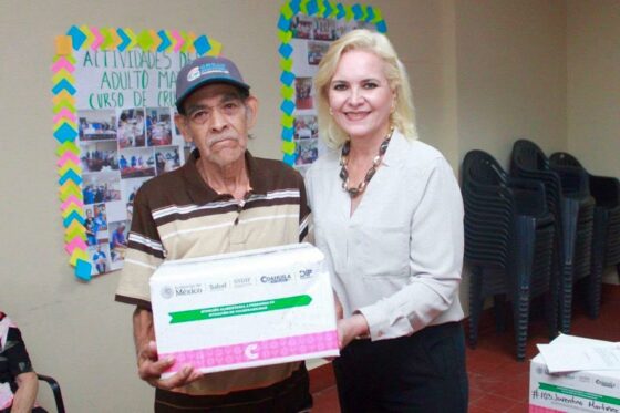 La fuerza de Múzquiz está en su gente: entrega de apoyos a adultos mayores