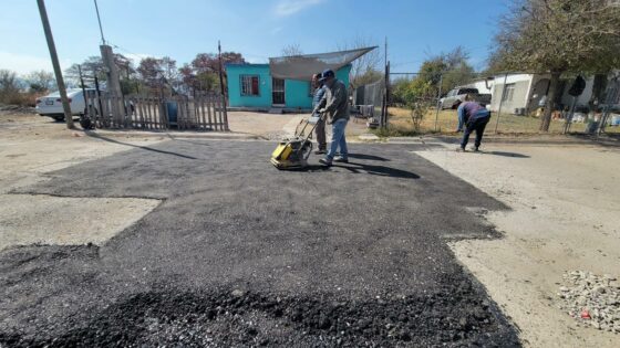 Responde Laura Jiménez a solicitudes ciudadanas con jornadas de bacheo