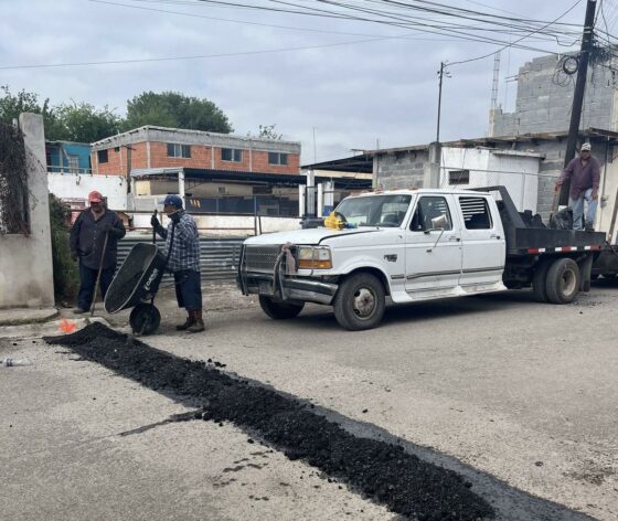 Refuerzan en Múzquiz las vialidades con bordos reductores en zonas escolares y principales calles