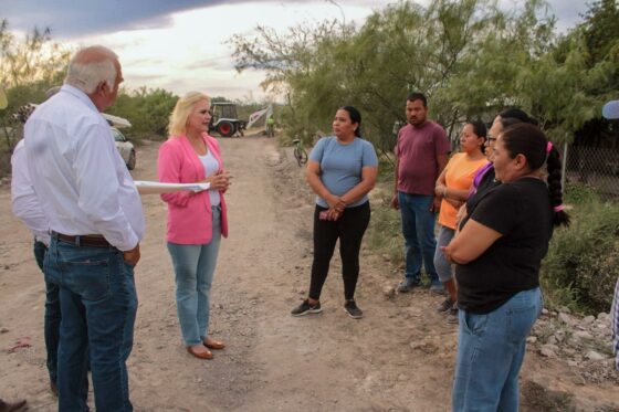 El Gobierno Municipal de Múzquiz, Administración 2025-2027,dio seguimiento a los trabajos de instalación de la nueva red de agua potable en este sector.