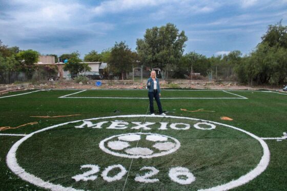Supervisa Gobierno Municipal de Múzquiz trabajos de nueva cancha en el Ejido La Cuchilla