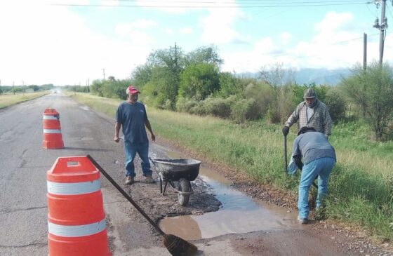 Gobierno Municipal de Múzquiz refuerza campaña permanente de bacheo tras las recientes lluvias