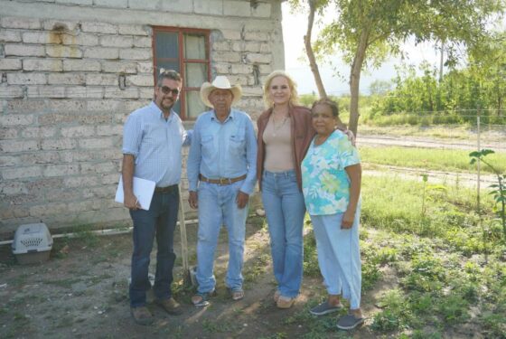 Alcaldesa Laura Jiménez recorre Nogalitos para escuchar de primera mano las necesidades de sus habitantes