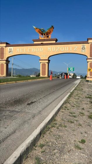 Bacheo permanente mejora el acceso a la cabecera municipal de Múzquiz