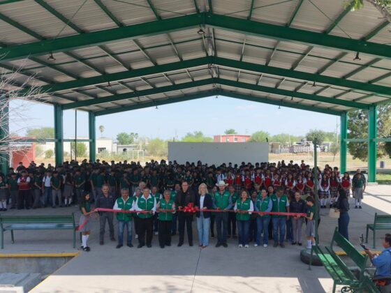 INAUGURA ALCALDESA LAURA JIMÉNEZ TECHO ESTRUCTURAL EN EL CECyTEC DE MINAS DE BARROTERÁN